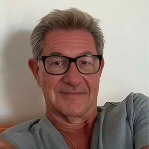 Meet your Posher, Pierre